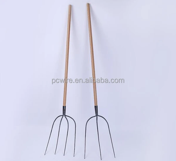 
Кованая вилка для навоза 