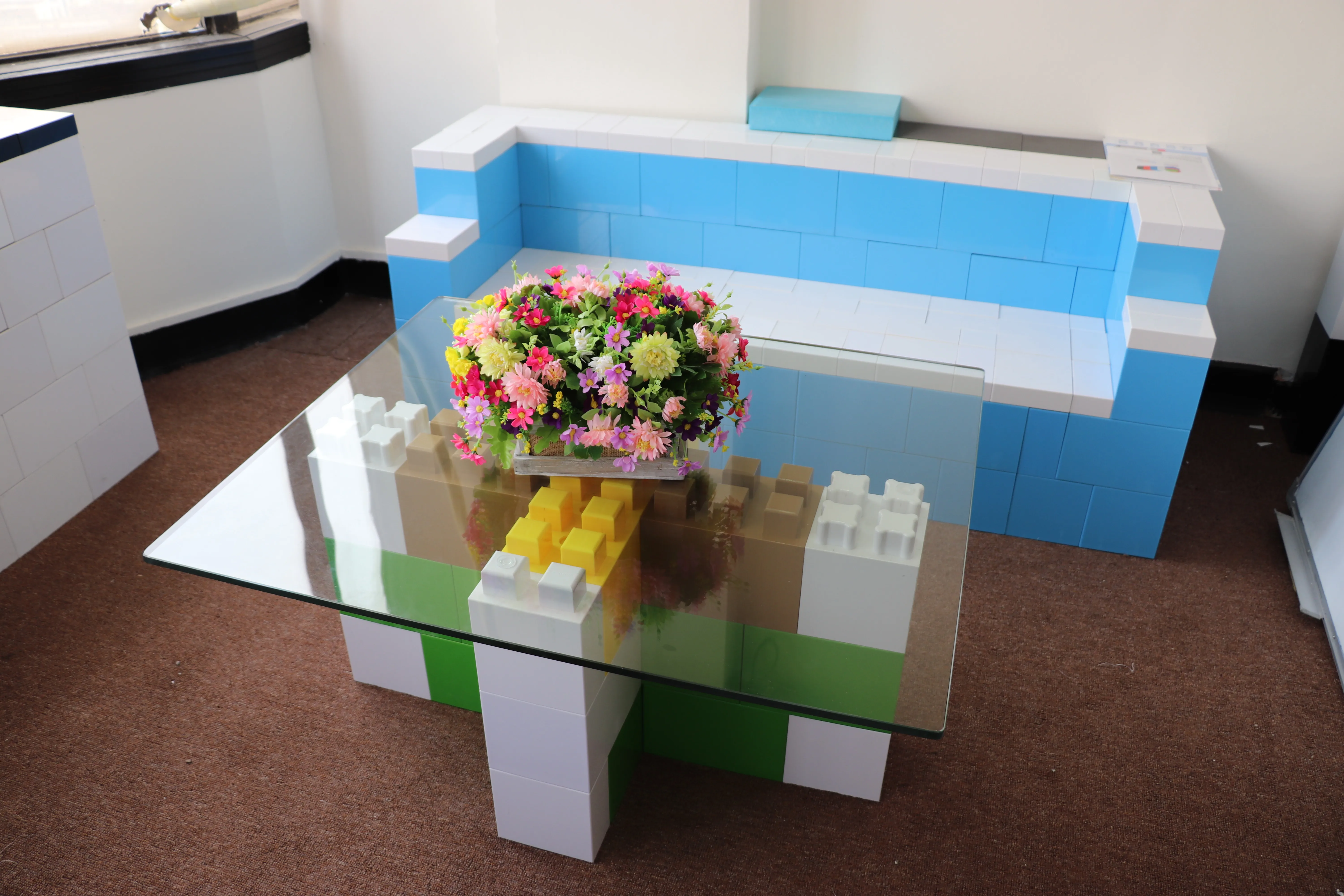 2021 New Product Plastic Block Table Chairs Big Size Toy Furniture Set With Glass Countertop