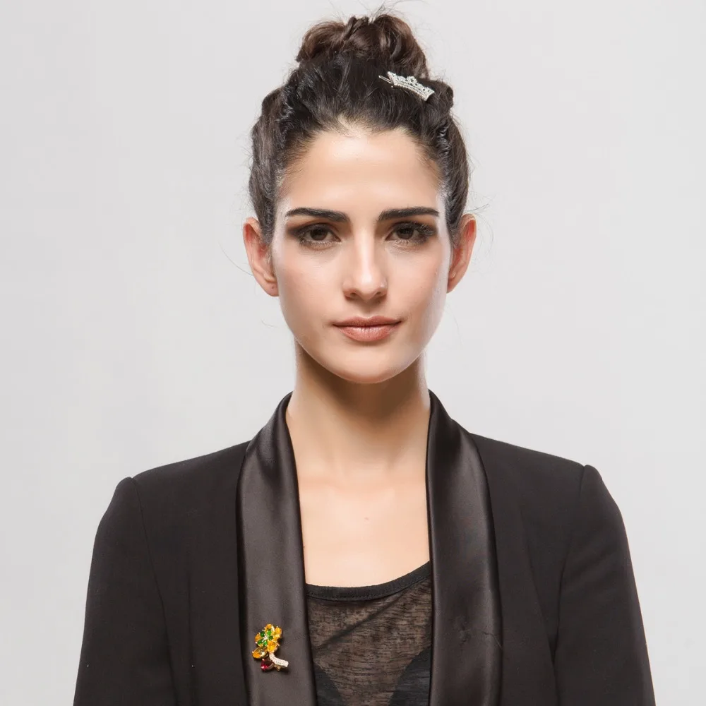 LUOTEEMI Wholesale Fashion Champagne Gold Brilliant Multicolor Cubic Zirconia Luxury Noble Flower Brooch For Wedding Invitations