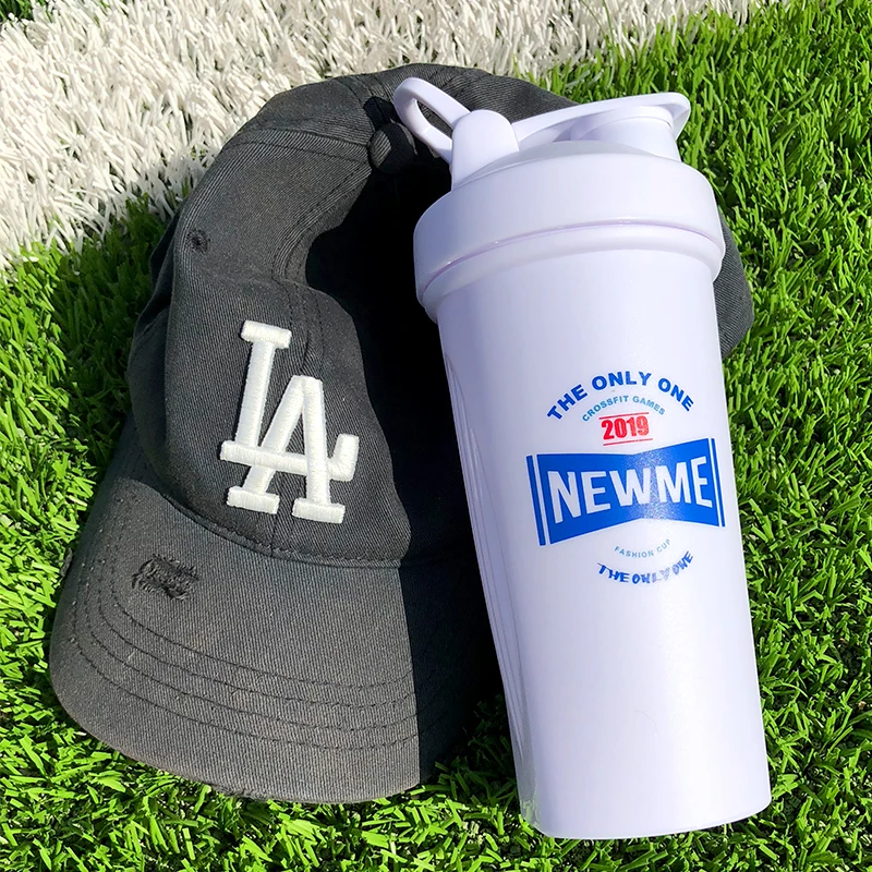 NO MOQ and can be custom logo protein shaker bottle drinking bottle bpa free plastic sports bottle 500ML