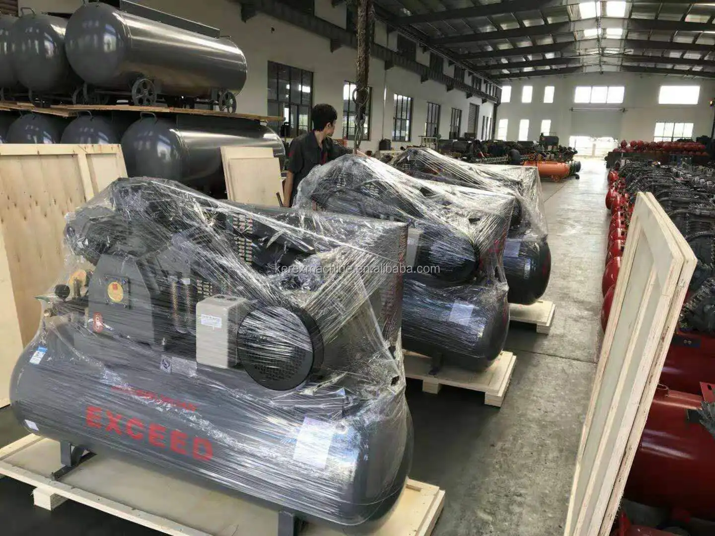  Промышленный поршневой воздушный компрессор с электродвигателем 3 цилиндра 500 л