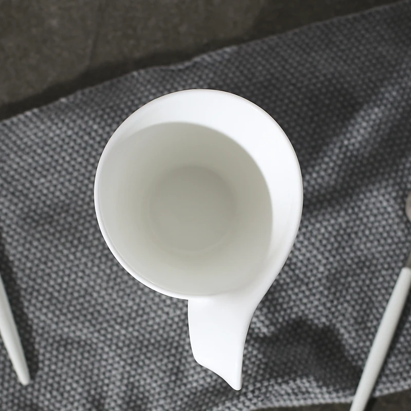 Novelty creative shape fine quality porcelain ivory 8oz fine bone china mug with wavy handle