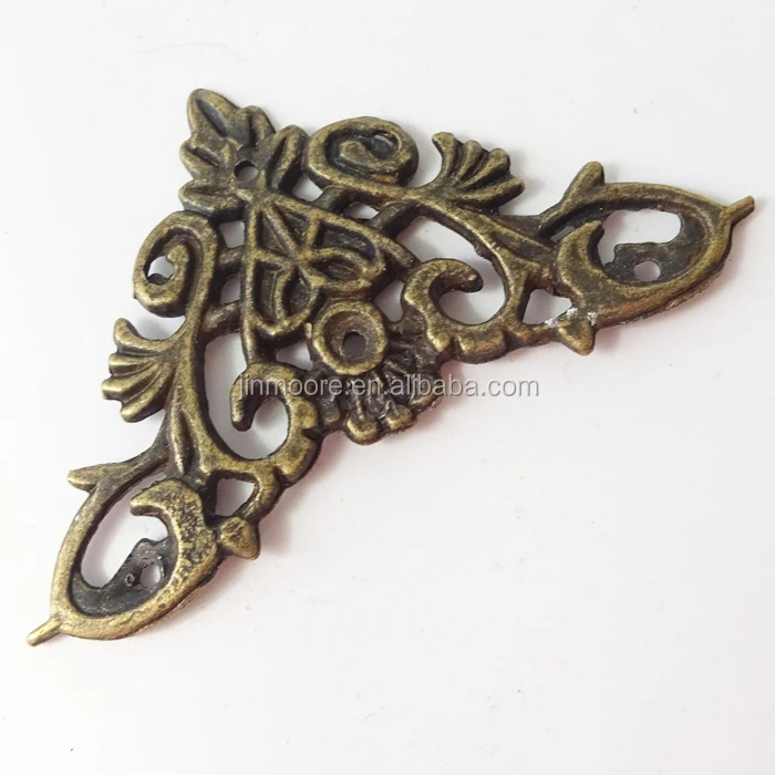 MC06 Antique Box Metal Corner Protectors Guard Edge Decorative