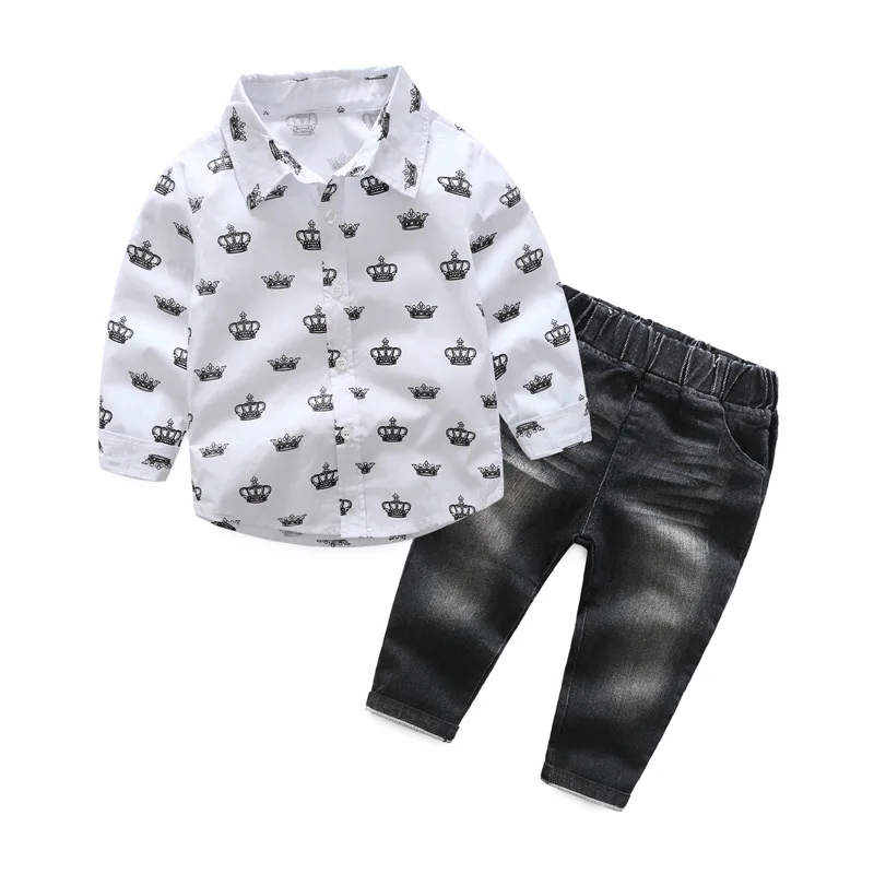 В Корейском стиле для мальчиков; Футболки с длинными рукавами для маленьких мальчиков + джинсы комплект из двух деталей, раздел-одежда для девочек