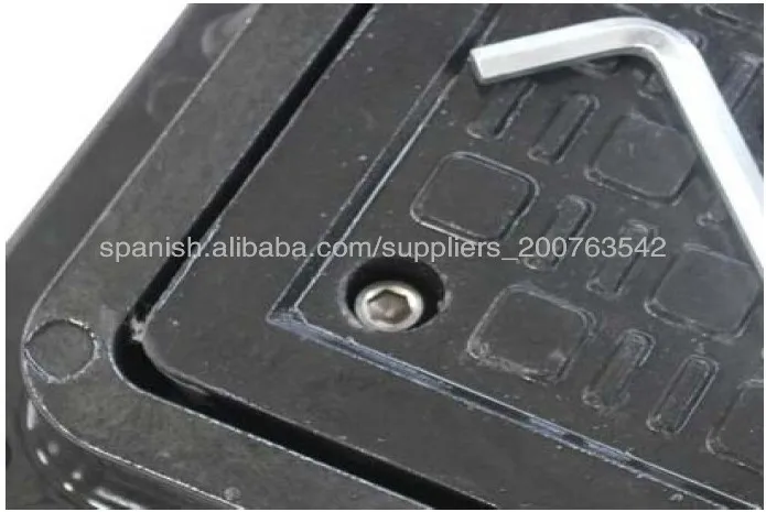 EN124 A15 Square Manhole Cover 600x600 with Screws