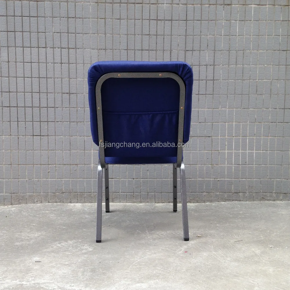 Свадебные стулья для церкви в театре