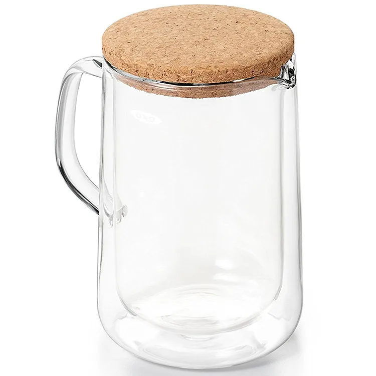 Конструкция графина из боросиликатного стекла с двойными стенками сохраняет