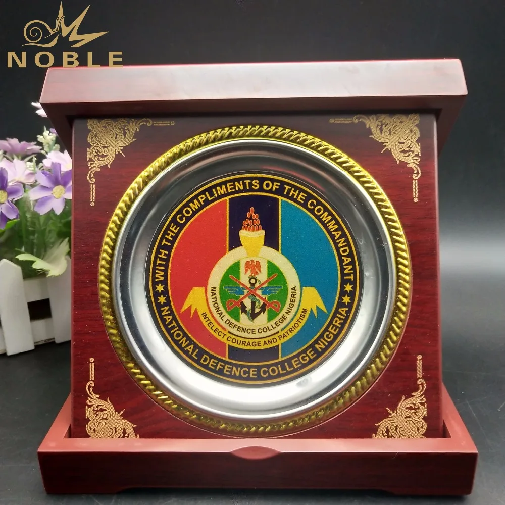 Custom Souvenir Decorative Metal Round Plaque Wooden Award Trophy Plaque with Box