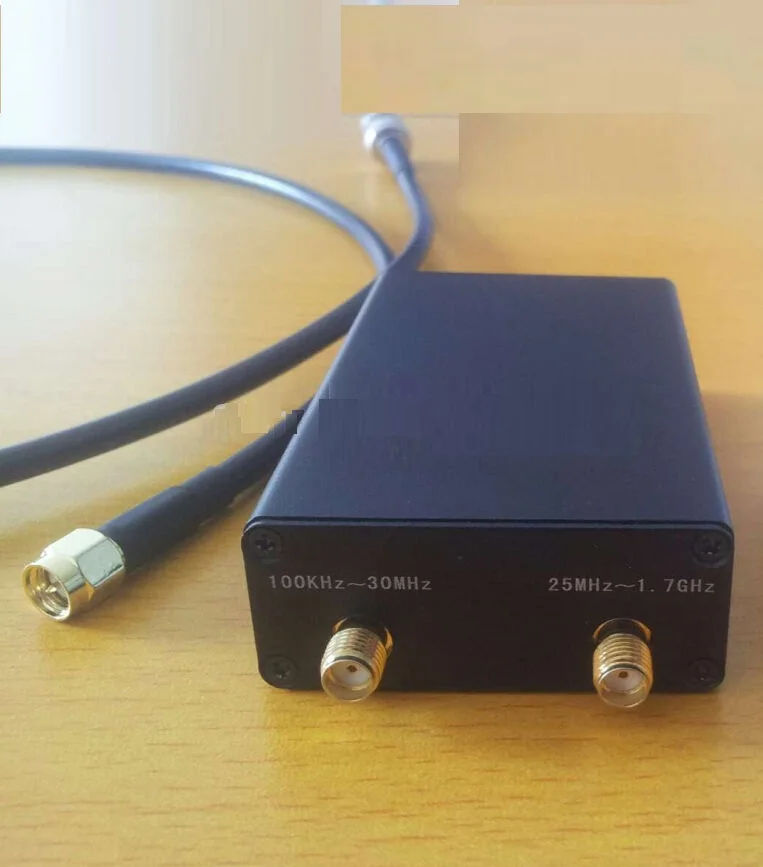 DIY KIT 100KHz to 1.7GHz UV HF RTL SDR USB Tuner Receiver R820T 8232 CW FM Module