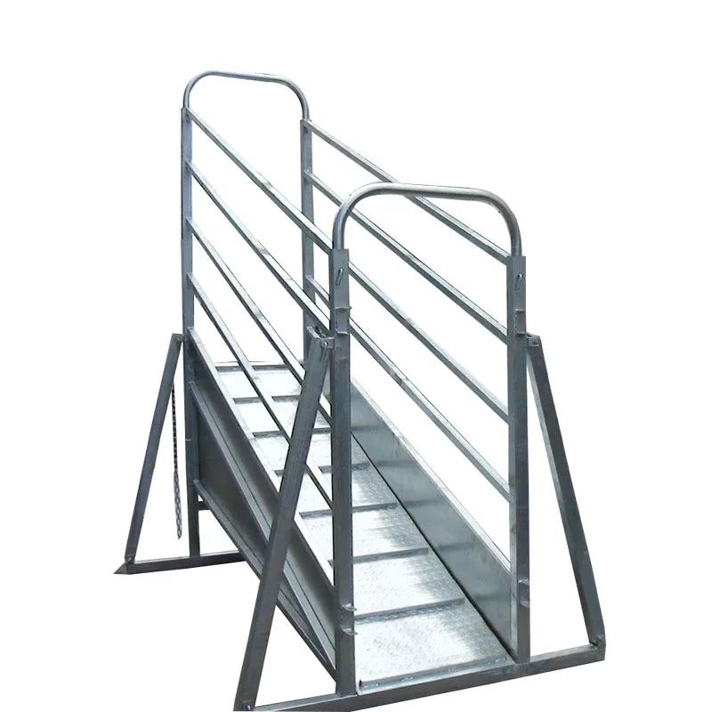 factory price adjustable cattle loading ramp for cattle loading chutes