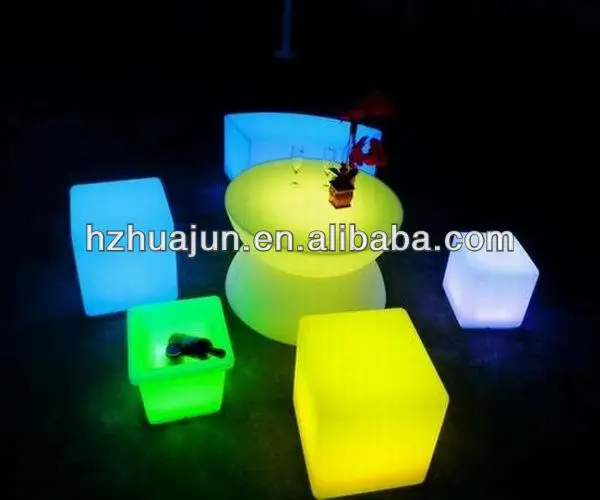 top sale outdoor led  kids table and  chair set/led plastic cube stool  with rechargeable battery ,color changing bu remote