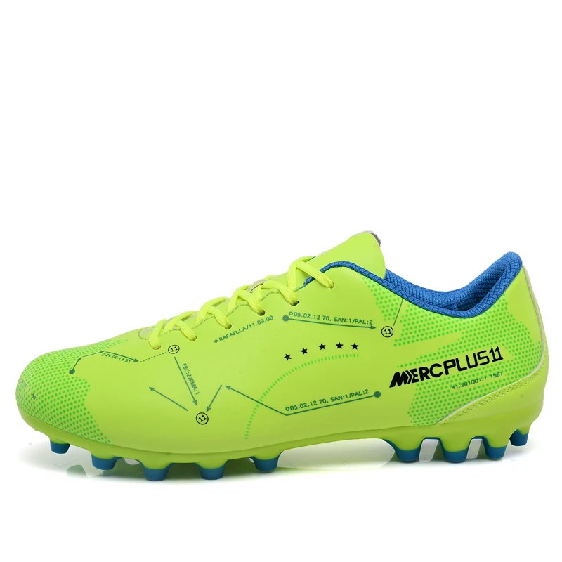 New design light sport football training shoes