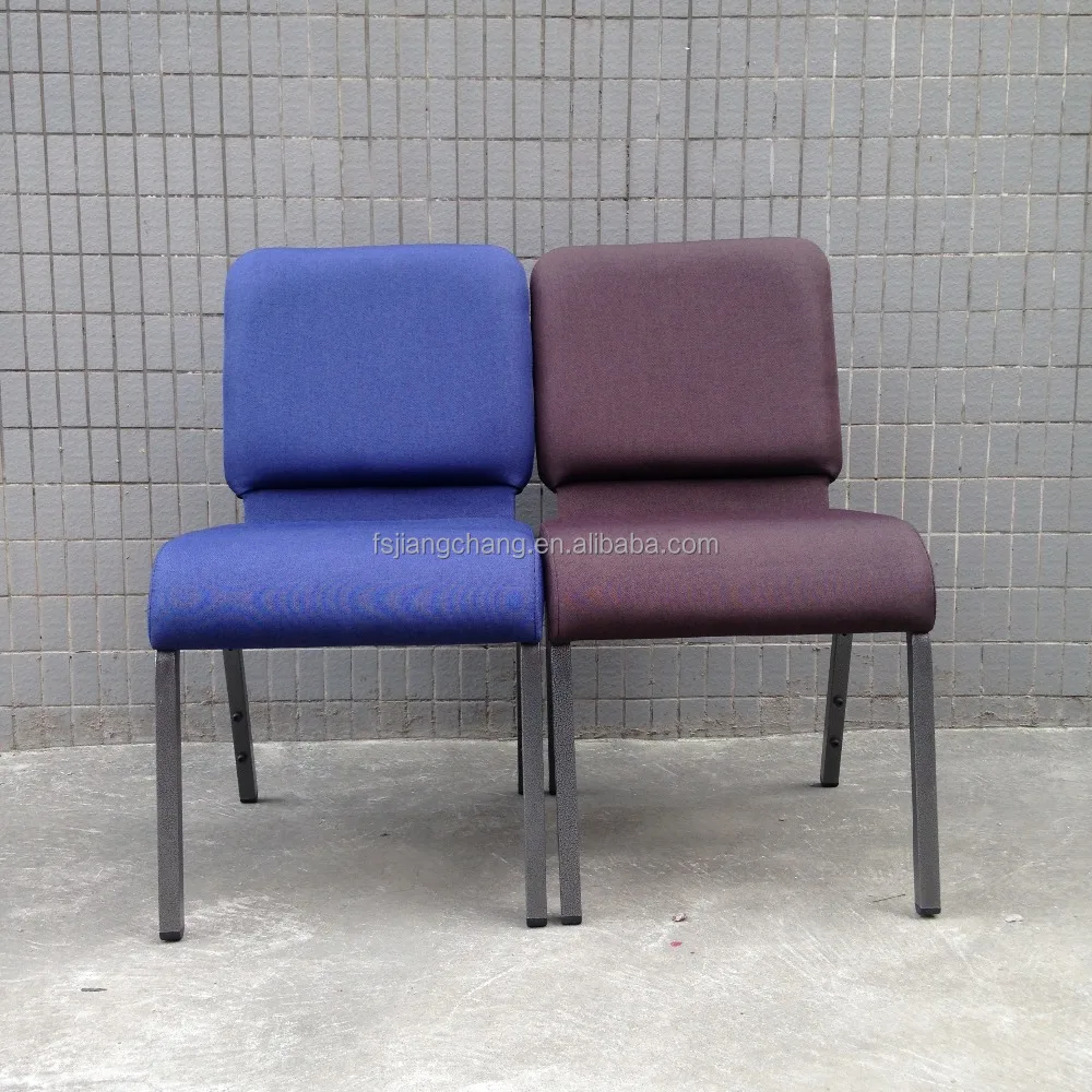 Свадебные стулья для церкви в театре