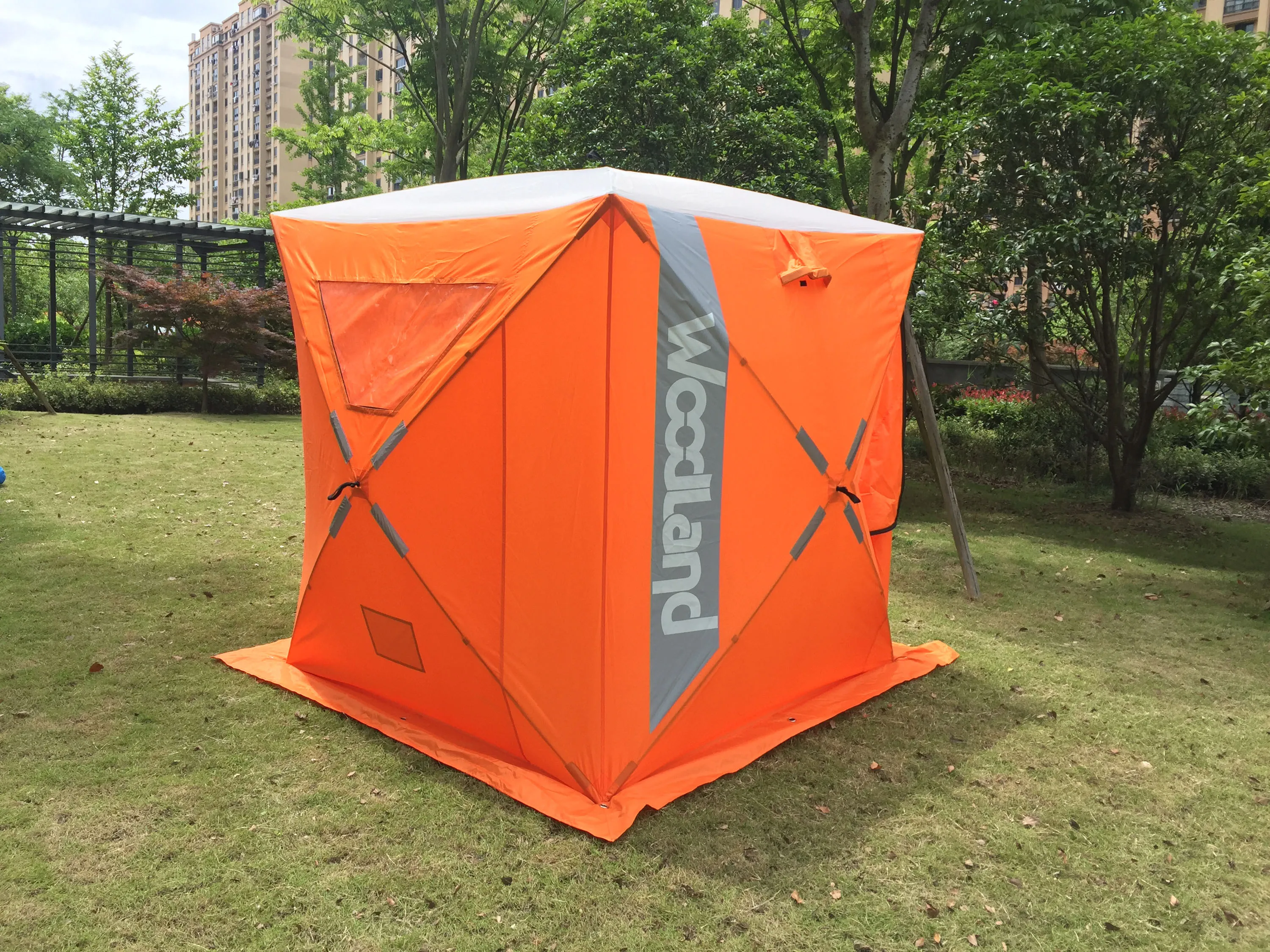 Ice fishing cub 3 Man  Portable  Market Hub ICE FISHING TENT Shelter