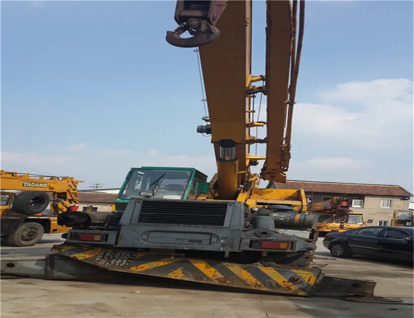 
Used truck crane Japan KOMATS U LW250E-2 / 25 ton rough terrain crane with top quality low working hours for sale 