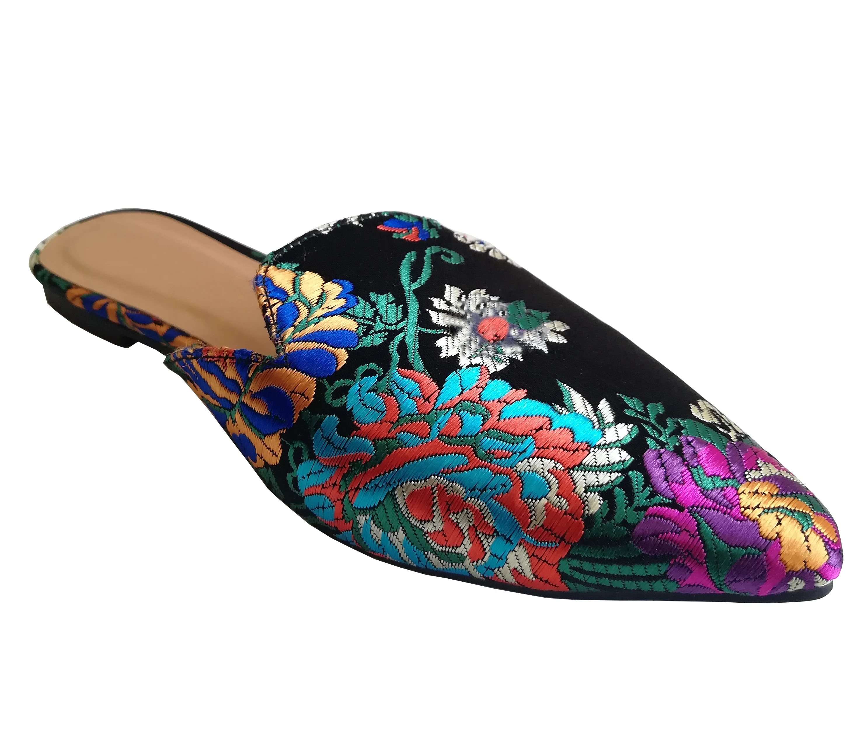 Женская повседневная обувь на плоской подошве с электронной вышивкой телесного цвета