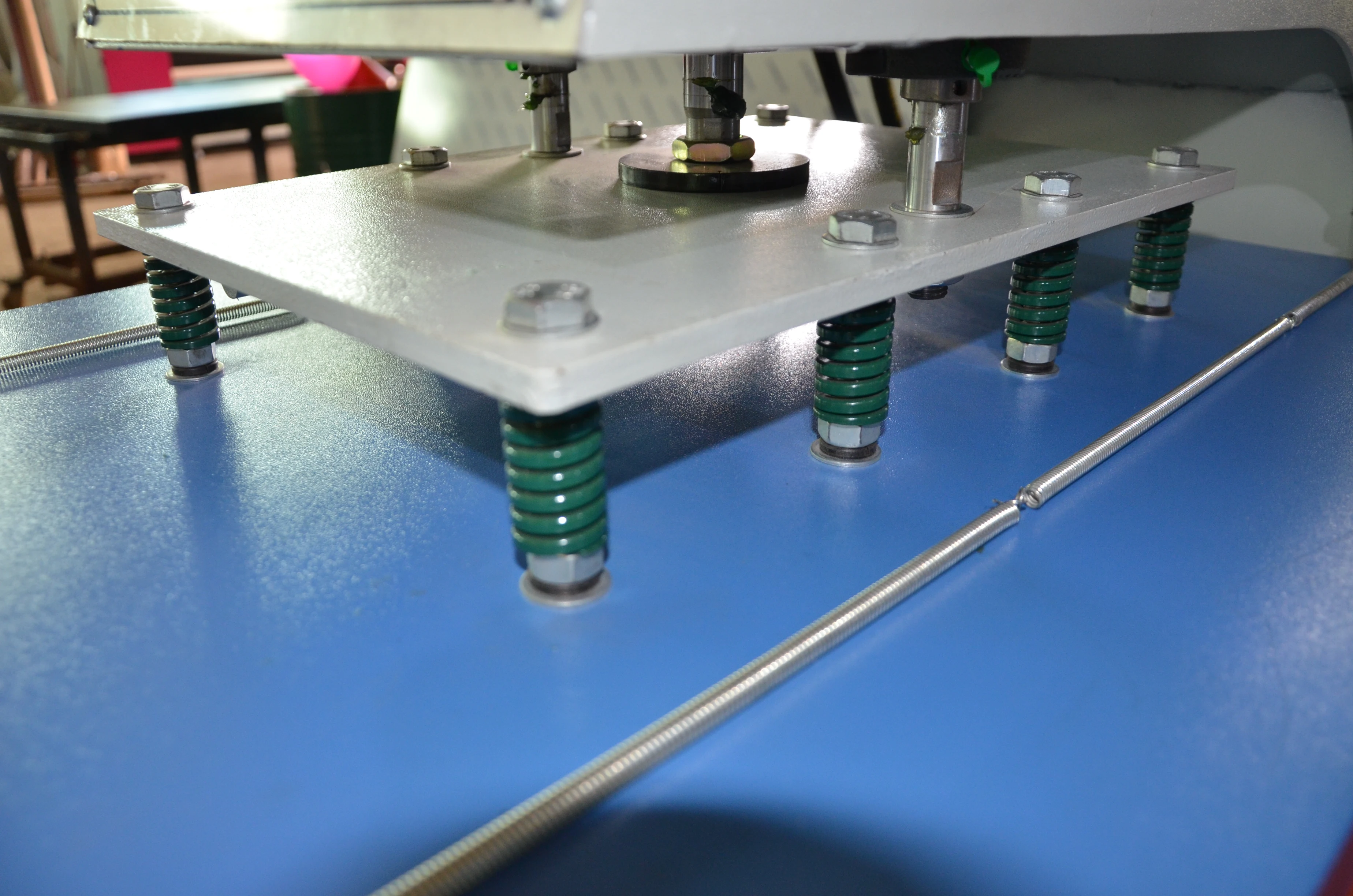 Hydraulic oil driver 24x32 inches double worktable garment cut sheet sublimation iron  bottom slide heat press machine