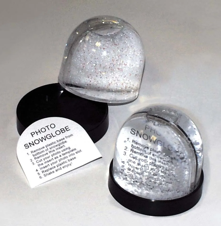 promotion souvenir acrylic snow globe with photo insert,plastic snow globe with photo insert,acrylic photo frame snow globe
