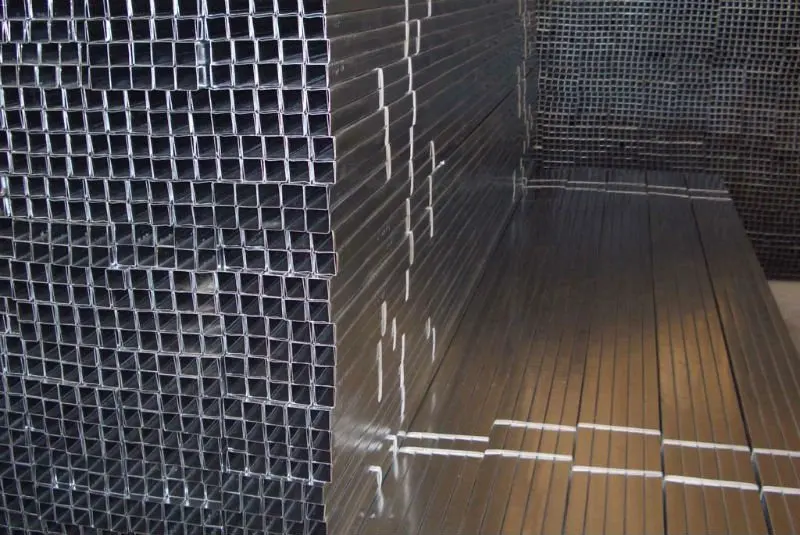 Металлическая шпилька/направляющая и шпилька