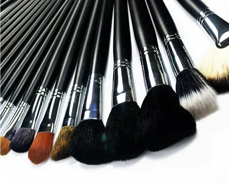 30 Pcs Premium Synthetic Foundation Blending Makeup Brush Set with Leather Travel case