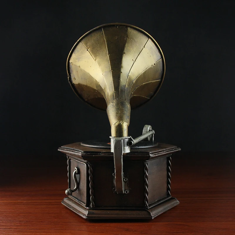 Wholesale Vintage Gramophone Antique Retro Prop Model Coin Bank Home Decoration Metal Crafts For Home Pub Office Decor