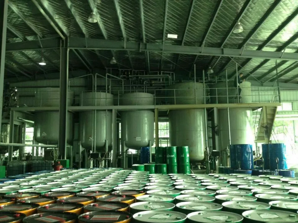 High performance free semi-synthetic metalworking cutting fluid