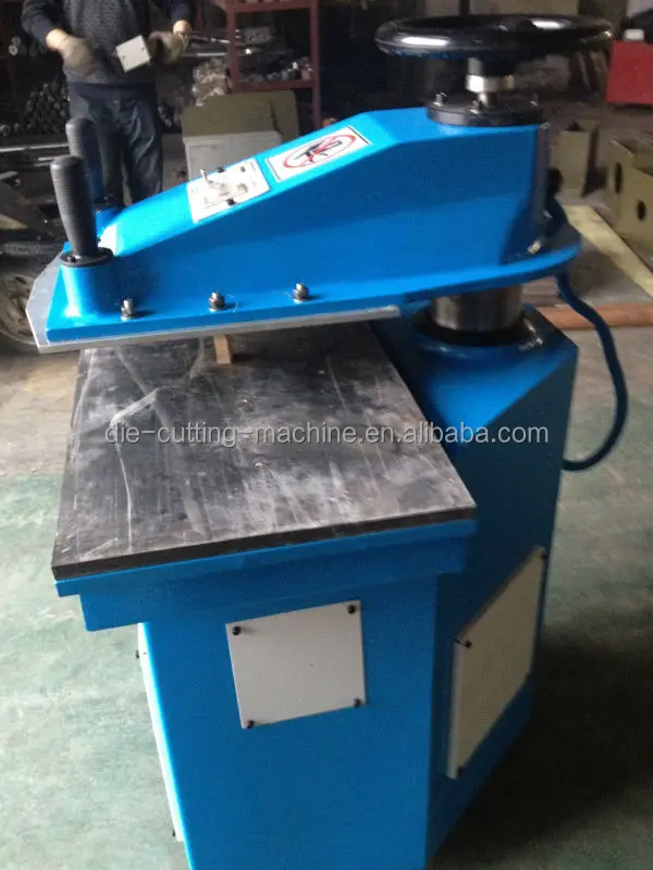 JSAT-2C/12 Hydraulic swing arm leather cutting machine