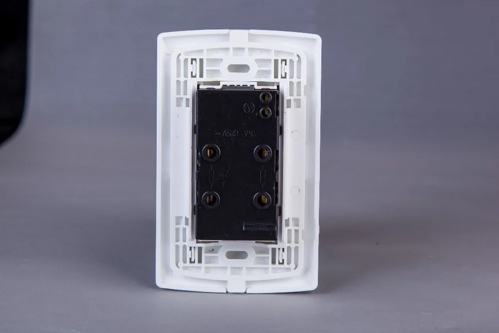 L105D-2 Igoto 2 gang universal American wall socket