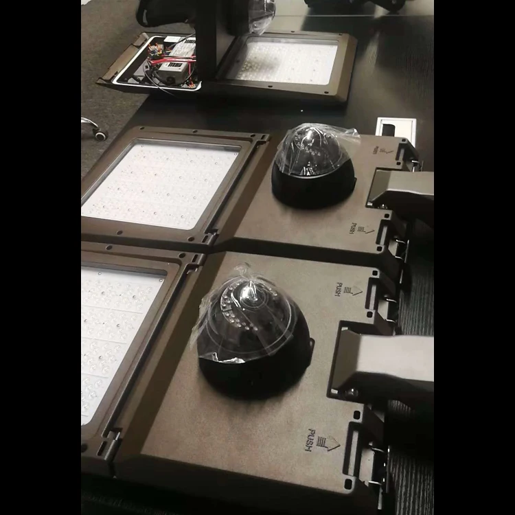 Factory Price Waterproof IP66 IK10 130lm/w 100W 200W LED Street Light with Motion Sensor