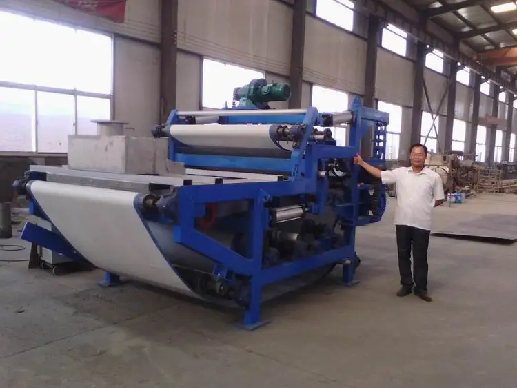 paper and pulp dewatering machine in paper mill