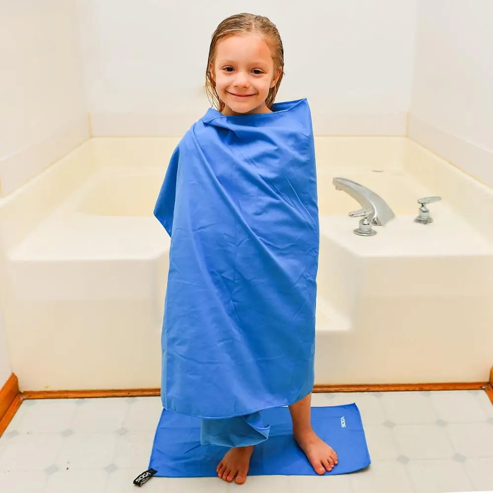 
China Super absorbent microfiber sports towel with carry bag and hanging loop 