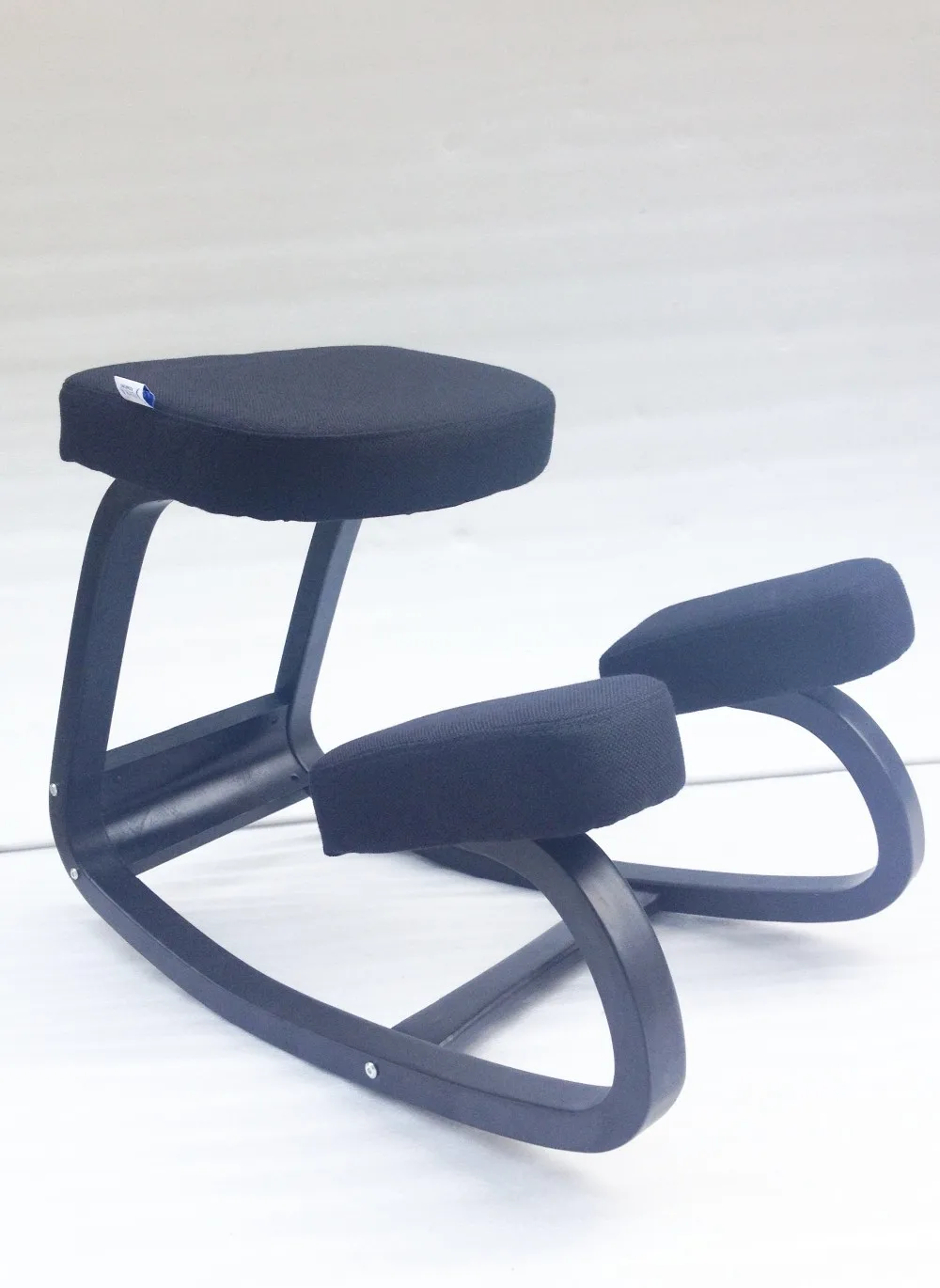 
Morden office kneeling chair with wooden base 