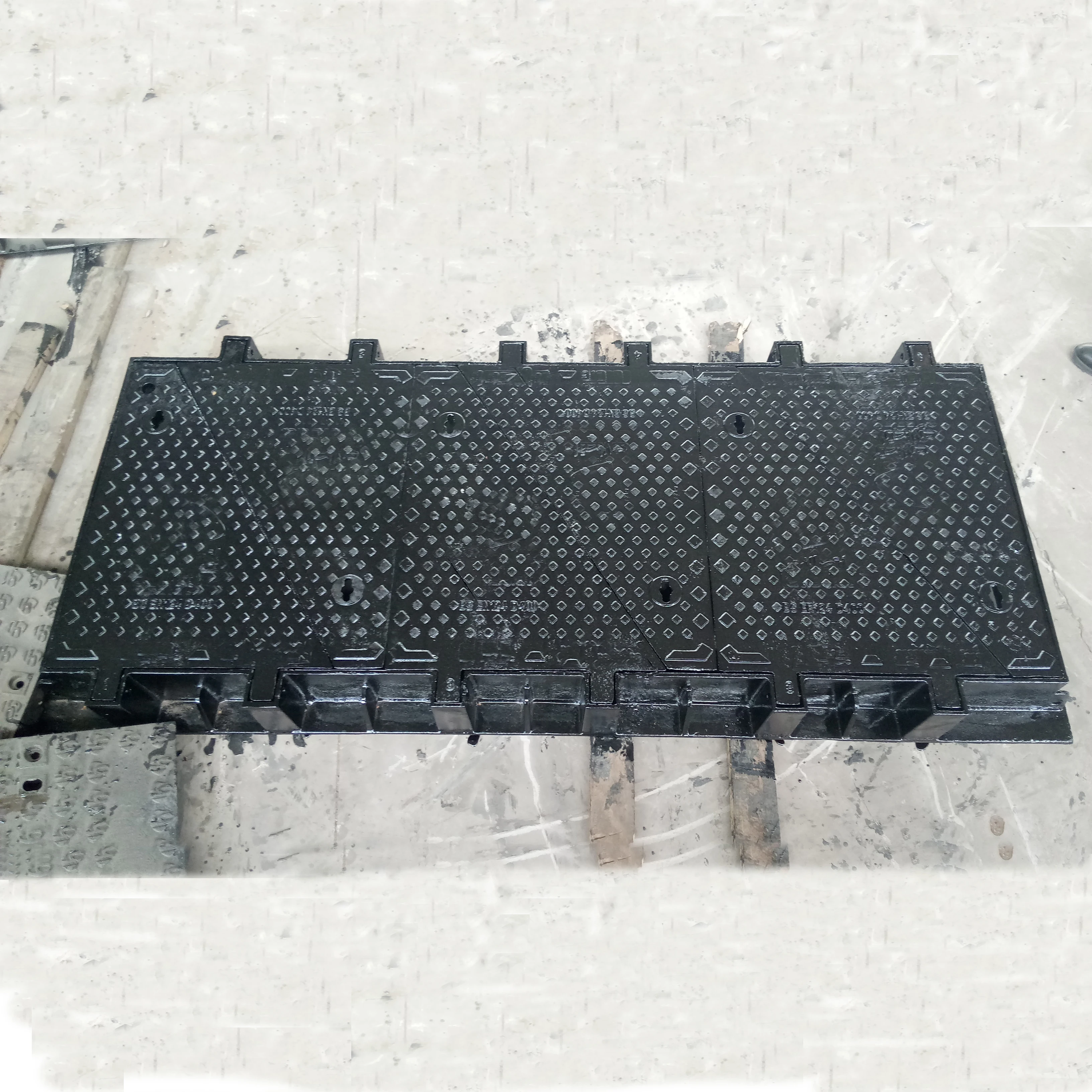 UAE Market Telecom Manhole Cover