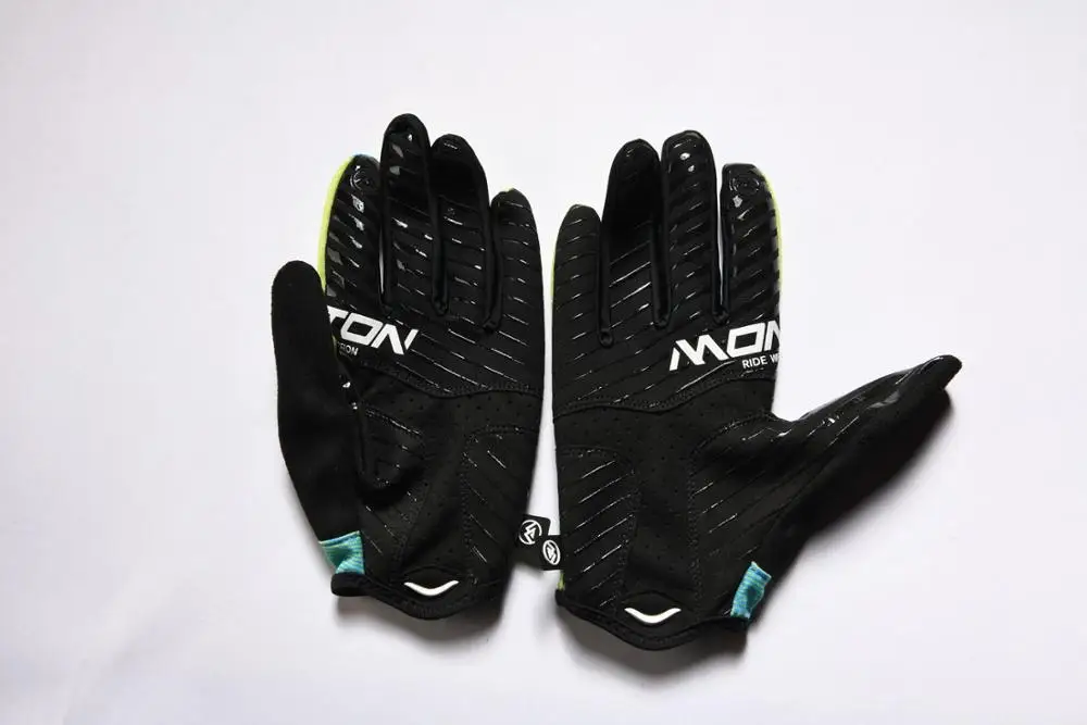 Перчатки для