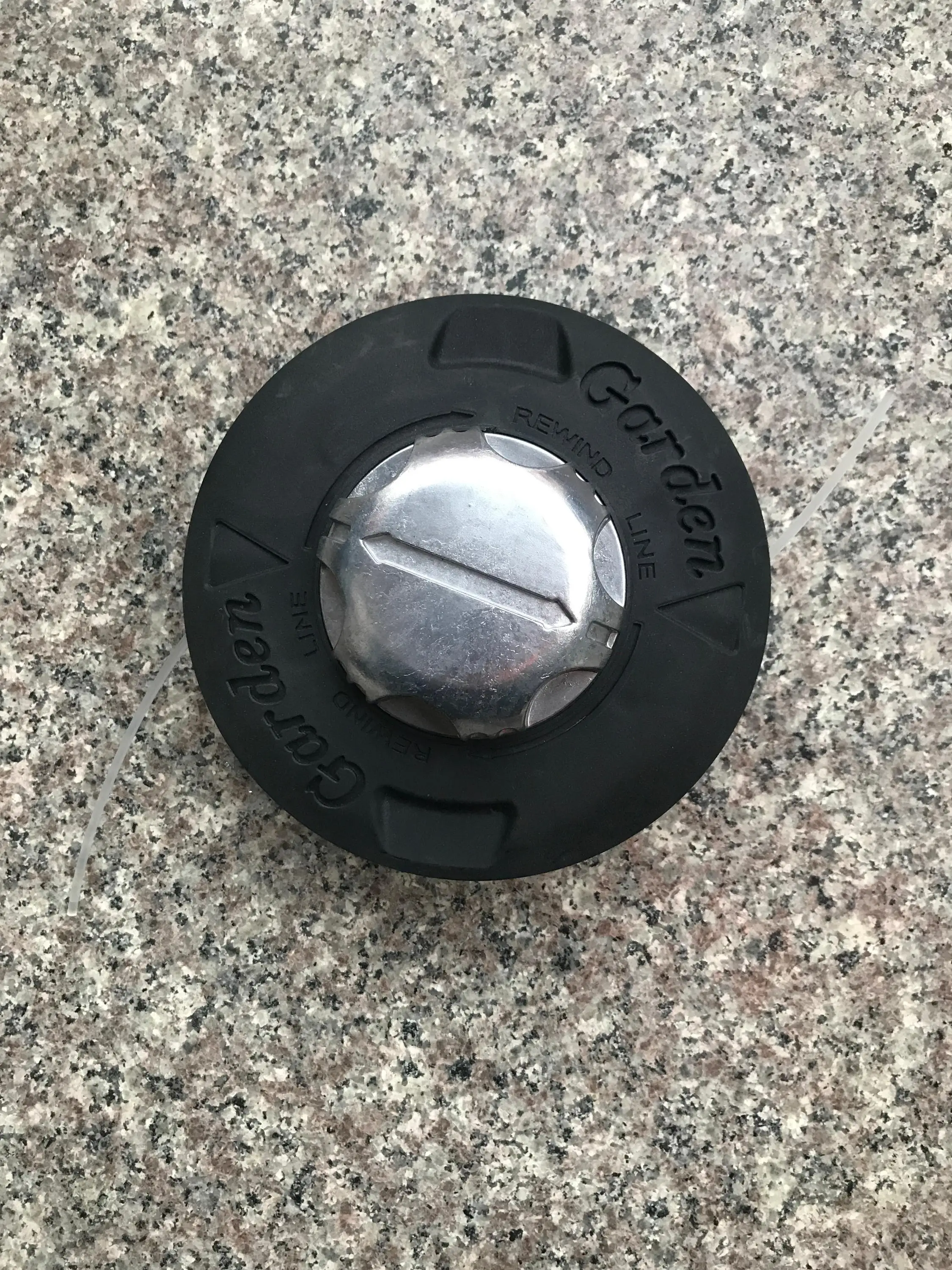 Легкая загрузка головки триммера для травы