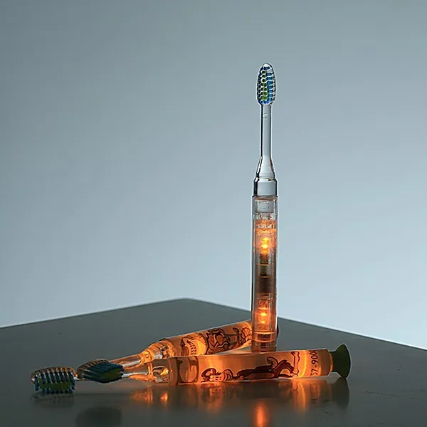 Kids sparkle flashing LED toothbrush for travel
