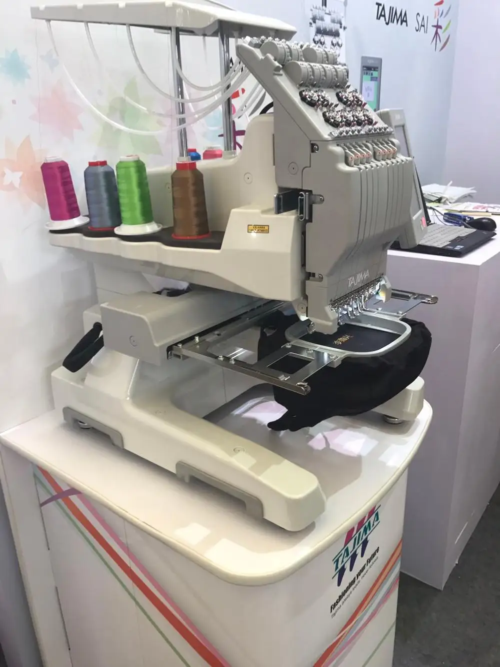 TAJIMA brand single-head eight-needle industrial computerized embroidery sewing machine