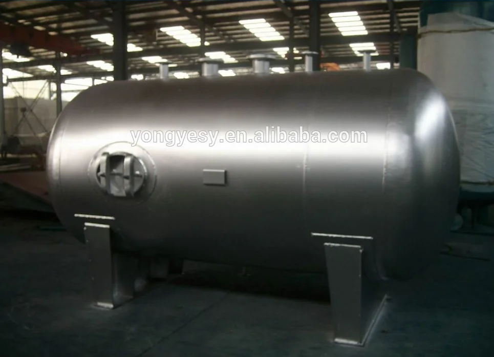Chilled water buffer tank