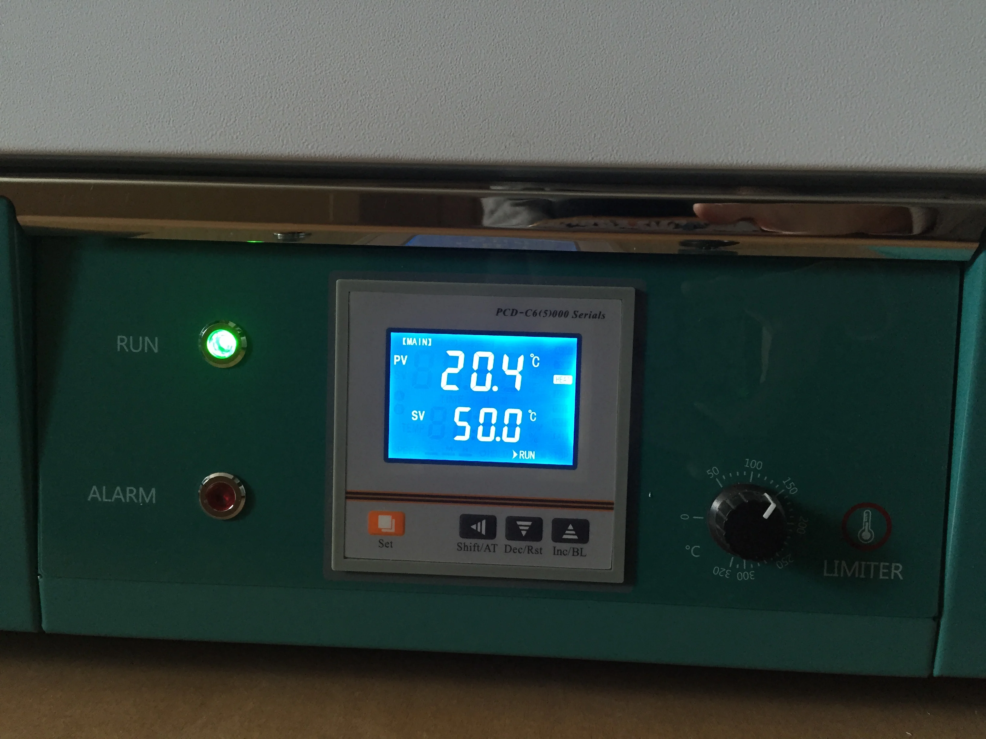 
MKLAB 25L Benchtop Gravity Convection 300C Steel Chamber Laboratory Incubator with 2 Years Warranty 