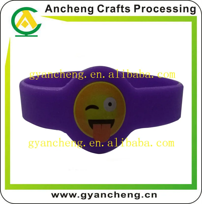 Горячие Продажи WhatsApp Skype QQ Wechat Сердитые Смайлики Силиконовые Браслеты для Рекламных