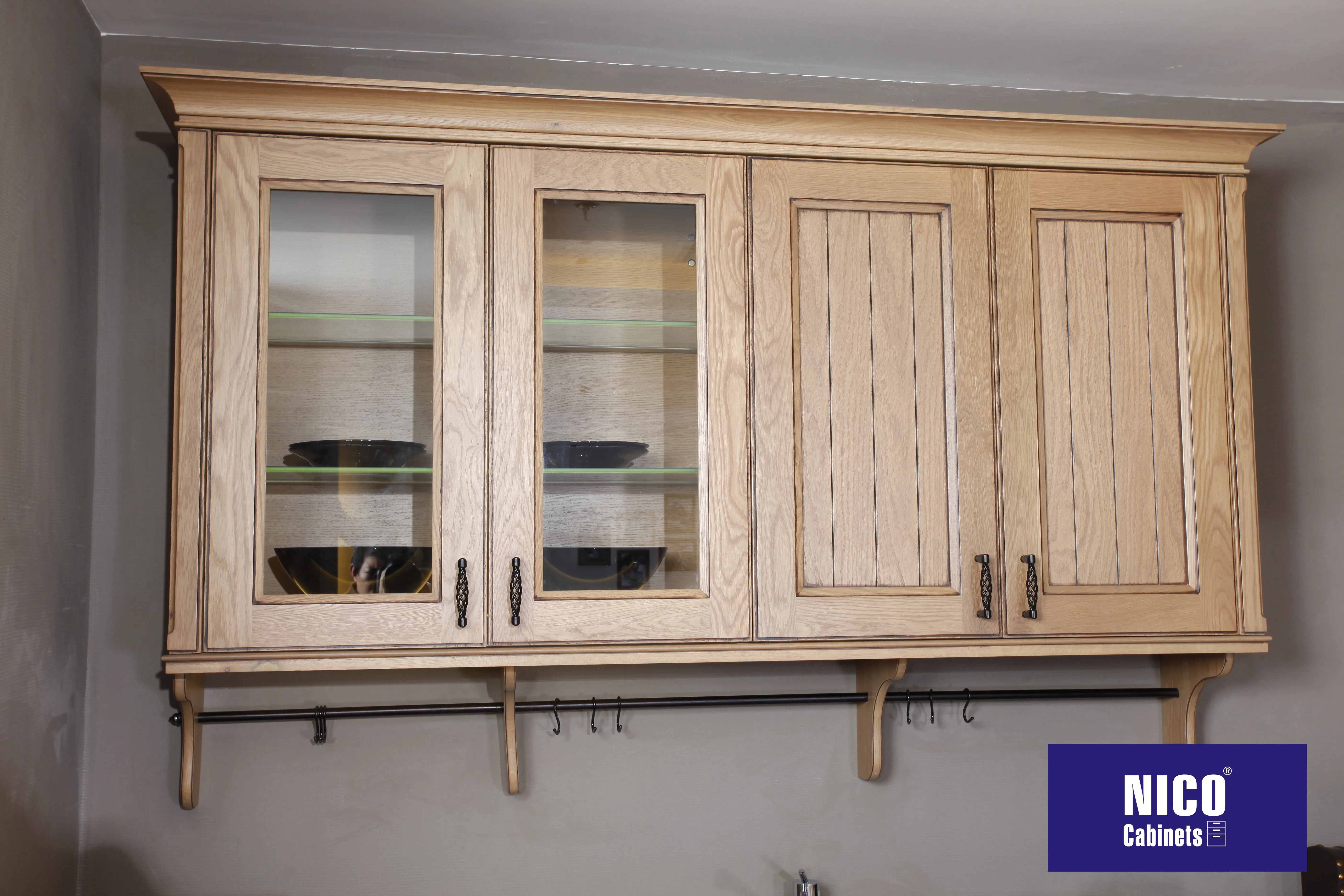 NICOCABINET Custom  E1 European Standard Classic European Solid Oak Wood Kitchen Cabinets
