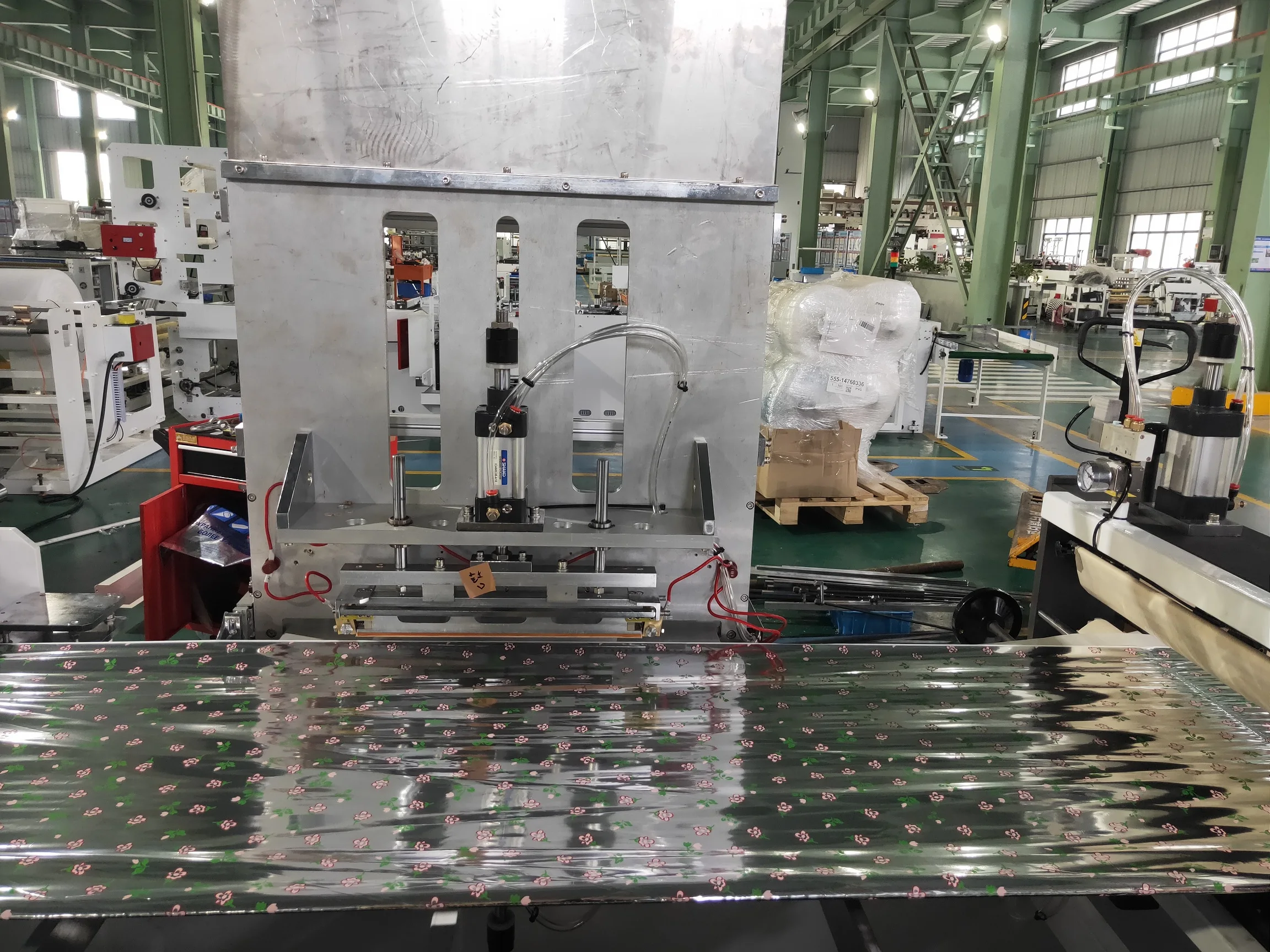 CW-800HCB High quality dural rigid handle thermos bag making machine