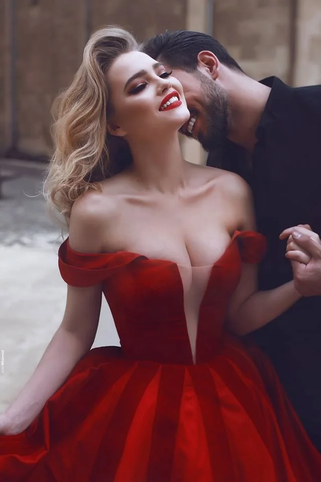 Ukraine Sexy Custom Red Satin Bridal Ball Gown Wedding Dress
