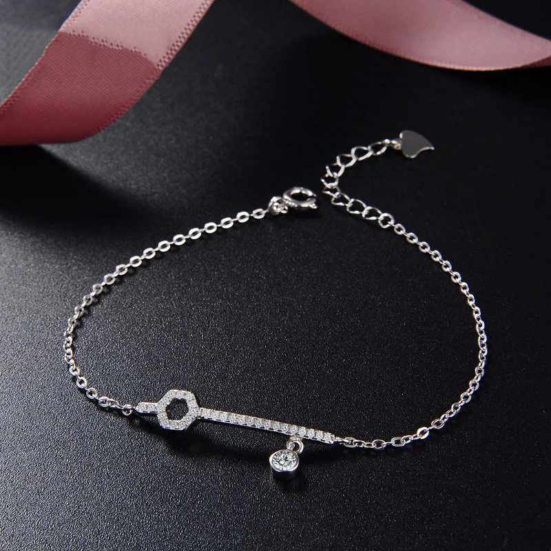 New design 925 sterling silver luck Key shape charm bracelet for women YJ00603