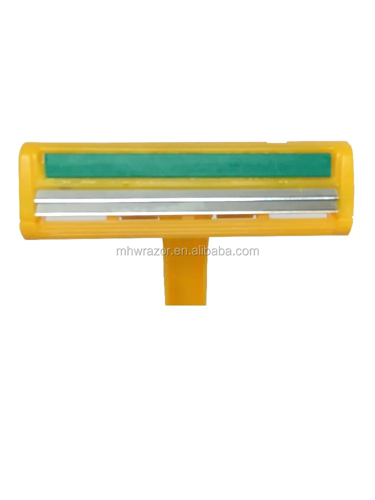 
Twin Blade Disposable Razor With Plastic Handle assembled by machine 