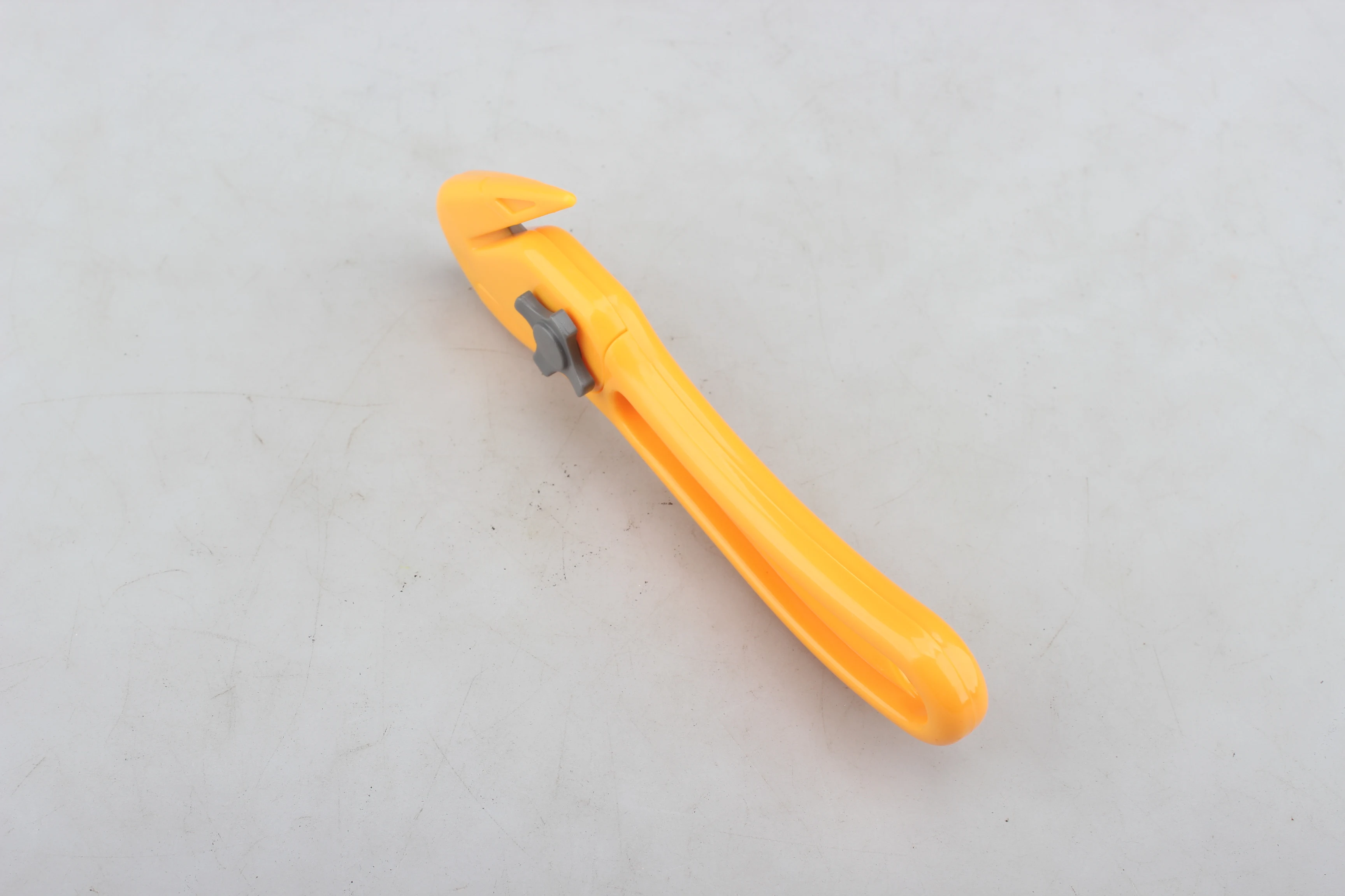 Cutting-off handy box film cutter knife