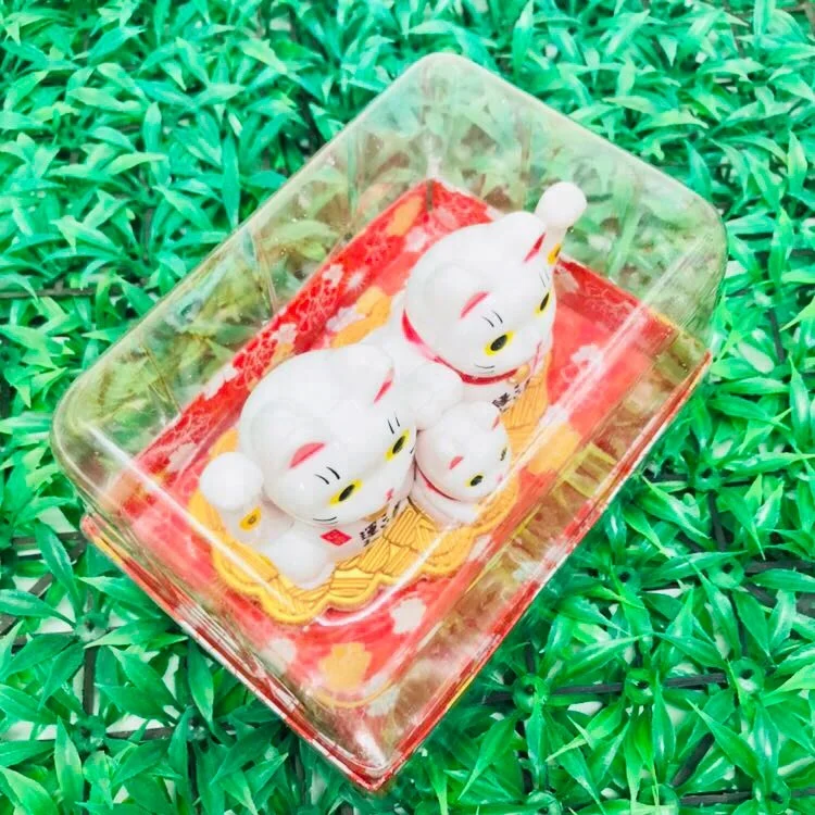 New custom plastic lucky cat solar power dancing toy for car toys