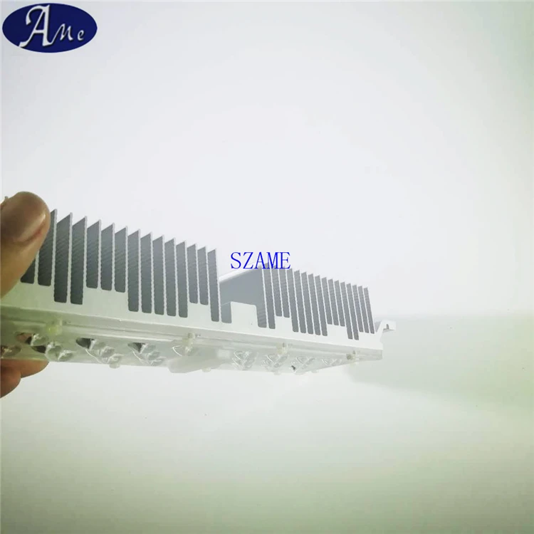 LED HEATSINK  CNC ensures flatness and straightness tolerance of +/- 0.05.