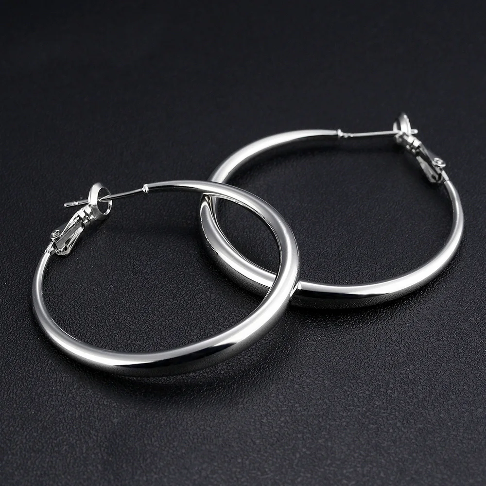 
Fashion Brand Jewelry Women Silver Round Shape Medium Hoop Earrings Designs 