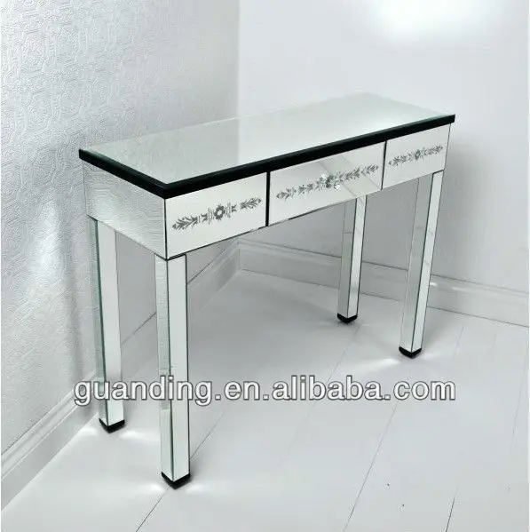 Набор туалетных столиков с зеркальной гравировкой